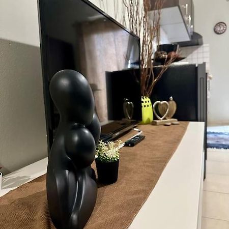 Eleni'S Studio Near The Airport Ираклион Экстерьер фото
