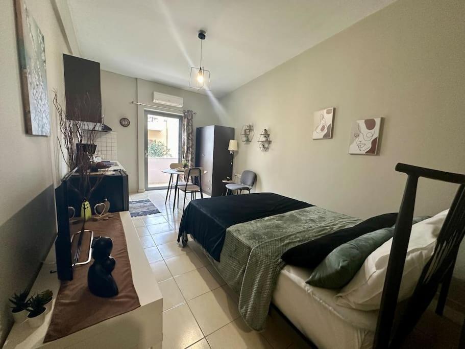 Eleni'S Studio Near The Airport Ираклион Экстерьер фото